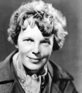 Amelia Earhart primera mujer en cruzar el Atlantico